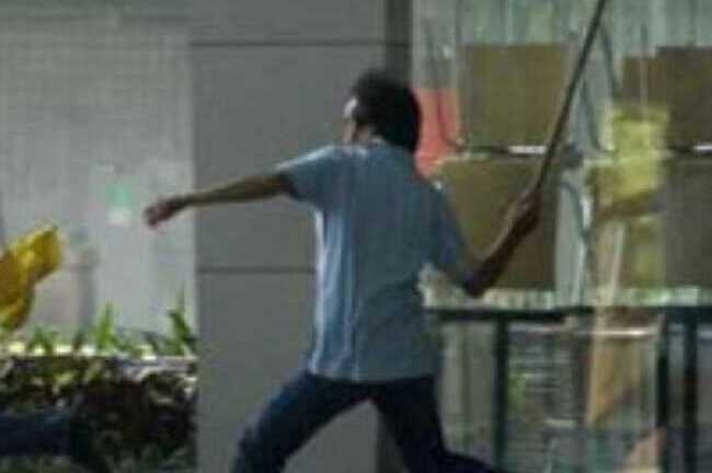 Gã hàng xóm tàn nhẫn quyết giết chồng để bày tỏ tình yêu với vợ