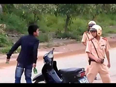 CSGT Quảng Bình bị đánh khi đang bắn tốc độ