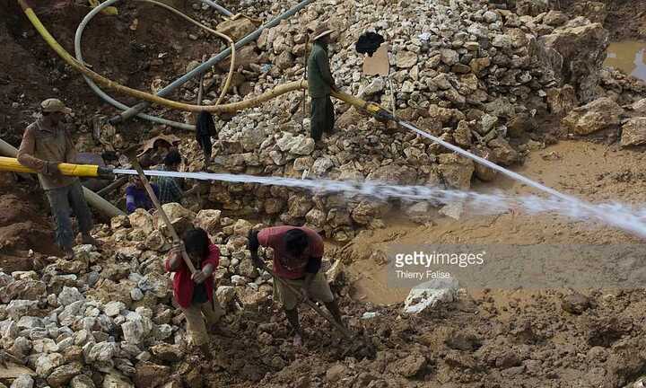 Khám phá nghề đào ruby trên 'thánh địa đá quý' ở Myanmar