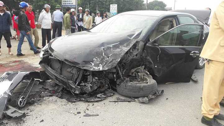 Tài xế Camry gây tai nạn liên hoàn trên quốc lộ