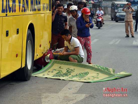 Truy tìm kẻ lái xe tải tông chết người rồi bỏ trốn ở Nghệ An