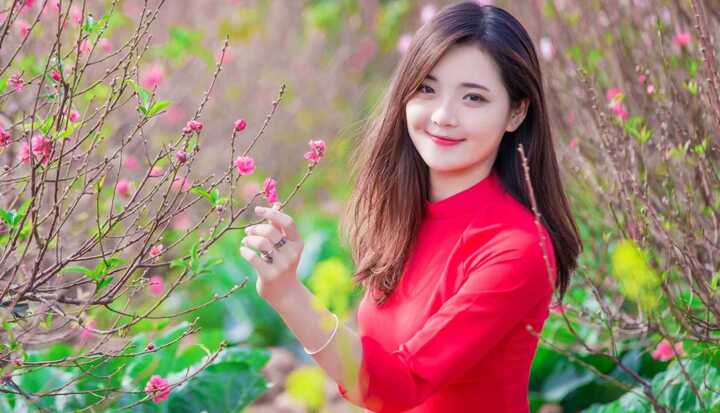 Hot girl 'dân tộc’: Nhớ nhất khoảnh khoắc xé gà đón Giao thừa