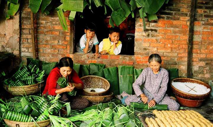 Tết là ngày đoàn viên, sao phải đi du lịch xa làm gì?