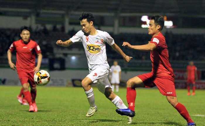 Công Phượng vẫn ‘mất tích’, HAGL lại nhận quả đắng