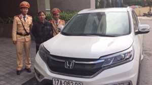 CSGT Quảng Ninh bắt giữ xe ô tô bị kẻ gian đánh cắp