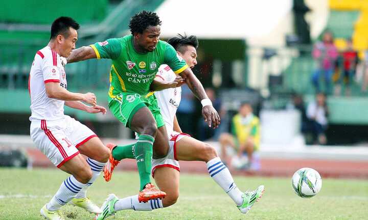 SLNA tuột chiến thắng ở phút cuối cùng