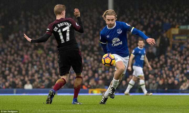 Everton nghiền nát Man City với tỷ số khó tin