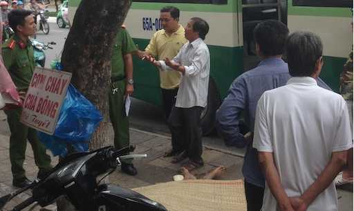 Nam thanh niên đột tử khi vừa bước xuống xe buýt
