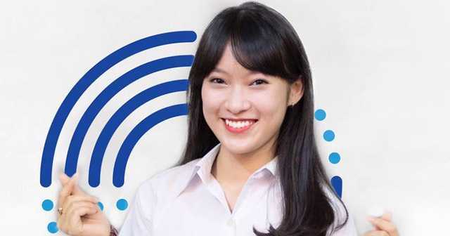 Hot girl xinh đẹp 'nhại 7 thứ tiếng' trở thành MC thời sự ở tuổi 18