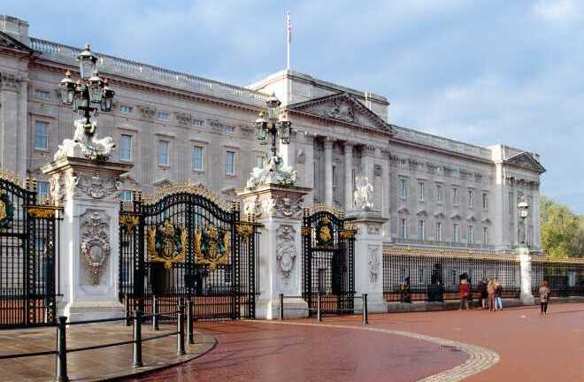 10 tòa nhà đắt đỏ nhất thế giới và chủ nhân của chúng