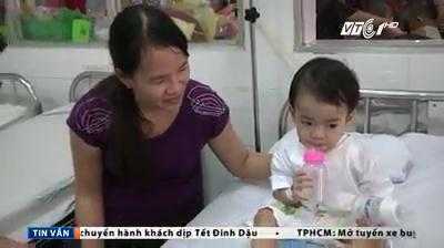 Bé 1 tuổi bị thìa đâm rách thực quản ở cơ sở giữ trẻ tư nhân