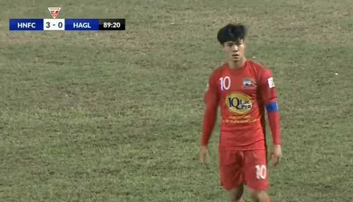 Vì sao Công Phượng tức ngực, khó thở?