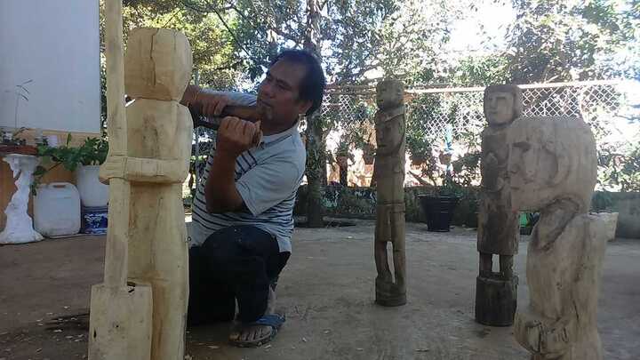 'Dị nhân' chuyên tạc tượng cho người cõi âm