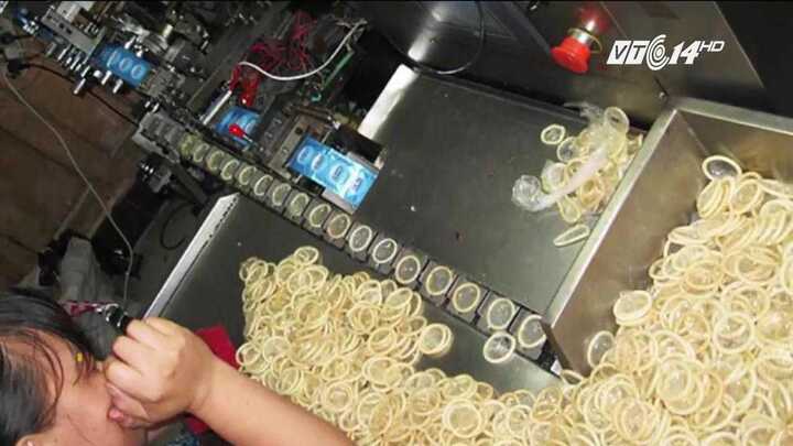 Sợ hàng giả, người Trung Quốc đổ xô sang Nhật mua bao cao su