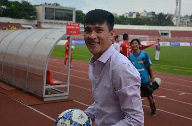 Công Vinh và nụ cười chinh phục khán giả TP.HCM