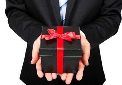 Chủ tịch Hà Nội yêu cầu báo cáo việc nhận quà Tết