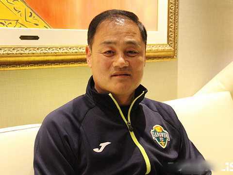 HLV Gangwon: Xuân Trường là cầu thủ thông minh