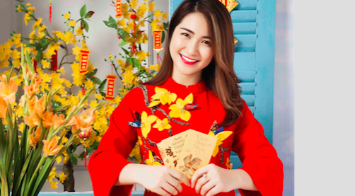 Cười ngất xem Hoà Minzy chúc Tết khán giả