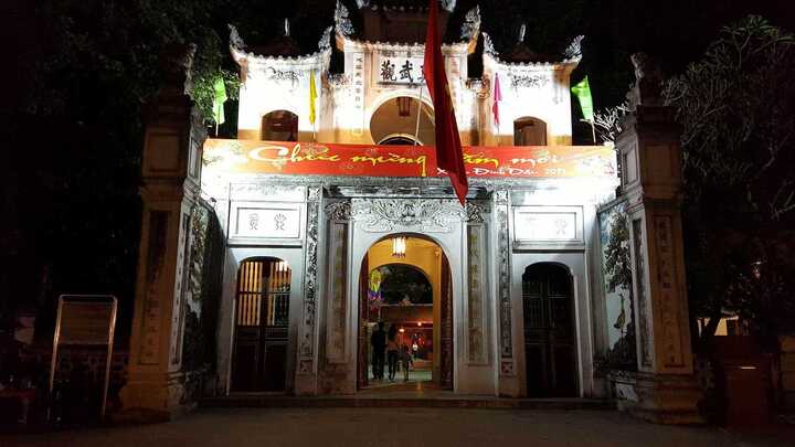 Cả nước rộn ràng đón Tết Nguyên đán 2017