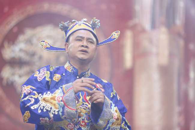 Táo Môi trường Tự Long chế lời hát 'Lụt ca' gây sốt