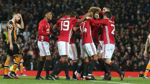 Cuộc đua Top 4: Tất cả ngã ngựa, cơ hội cho thành Manchester