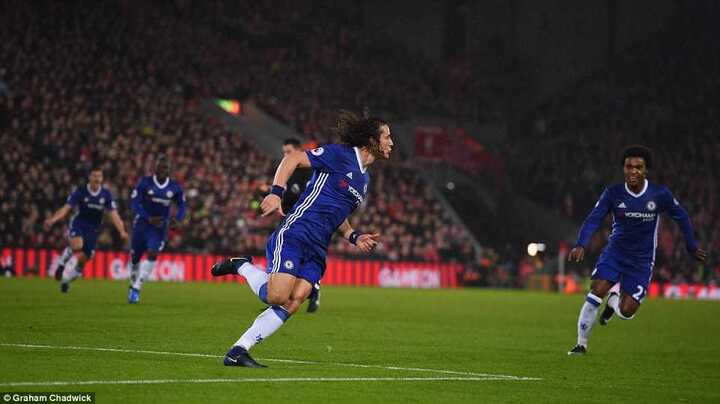 David Luiz láu cá ghi bàn cho Chelsea thế nào?