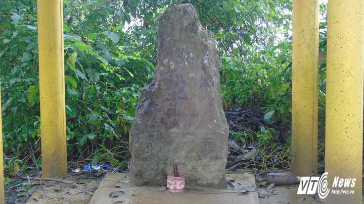 Sự thật về hòn đá kinh dị 'biết đi' và có khả năng 'diệt trừ ma quỷ' ở Huế