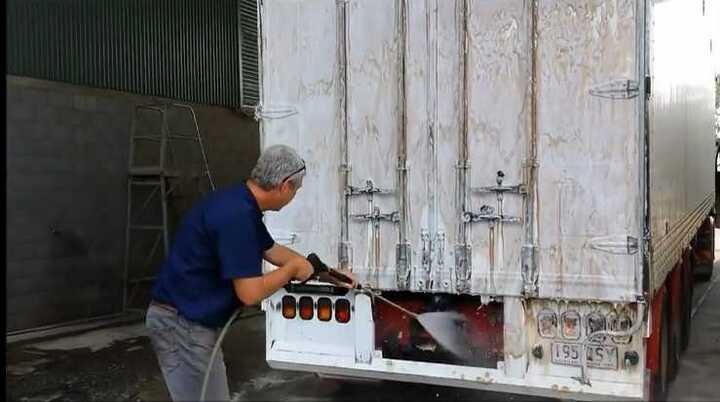 Không bẩn tay vẫn rửa ô tô siêu sạch