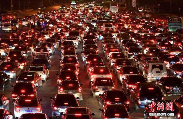 Trung Quốc: Tắc đường kinh hoàng sau kỳ nghỉ Tết Nguyên đán