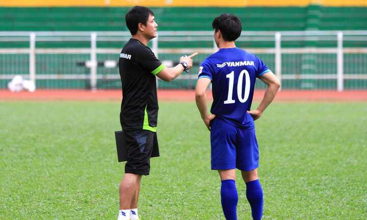 Được HLV Hữu Thắng động viên, Công Phượng hứa thay đổi bản thân