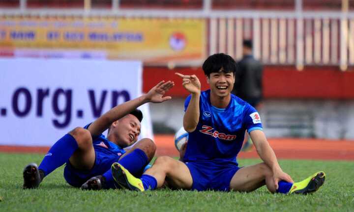 Công Phượng cười mỏi miệng chờ đấu U23 Malaysia