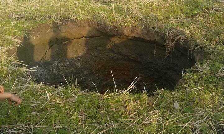 Xuất hiện hàng loạt 'hố tử thần' tại Bắc Kạn