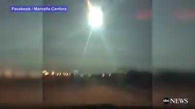 Clip: Thiên thạch cháy sáng tạo cầu lửa khổng lồ trên bầu trời Mỹ