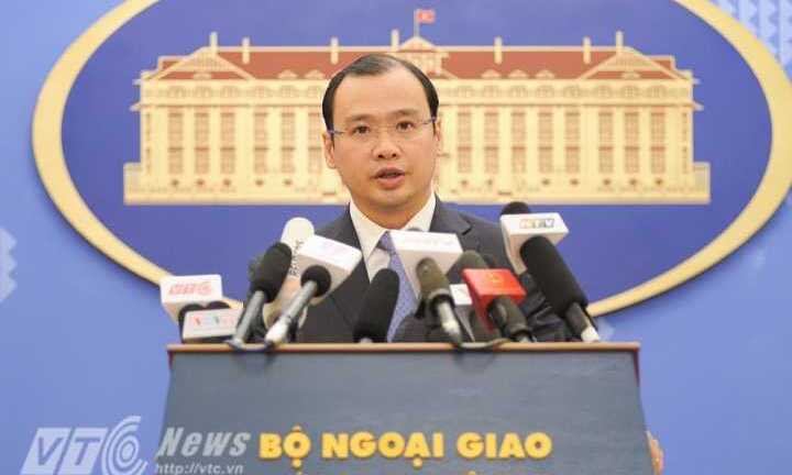 Phản đối Trung Quốc mở chi nhánh ngân hàng ở Hoàng Sa