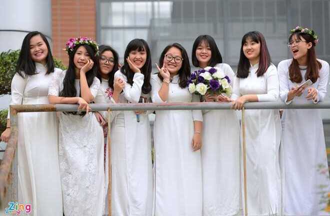 TP.HCM bắt buộc nữ sinh mặc áo dài tới trường