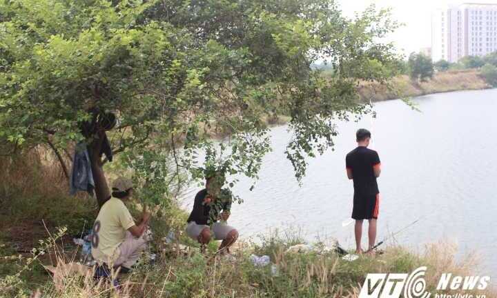 Bất chấp mạng sống, nhiều sinh viên vẫn xé rào vào 'hồ tử thần' ăn nhậu