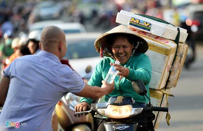 Tuyến đường ăn uống miễn phí ngày rằm tháng Giêng ở Bình Dương