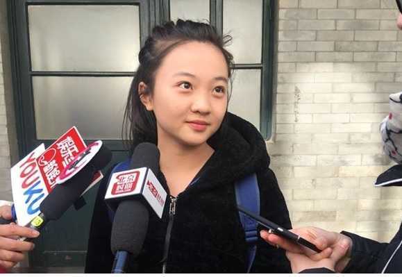 Xuýt xoa vẻ đẹp hiện tại của bé gái hát khai mạc Olympic Bắc Kinh 2008