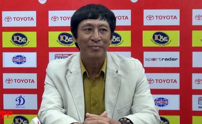 HLV Cần Thơ: Ở V-League trừ HAGL, còn lại đều dựa vào Tây