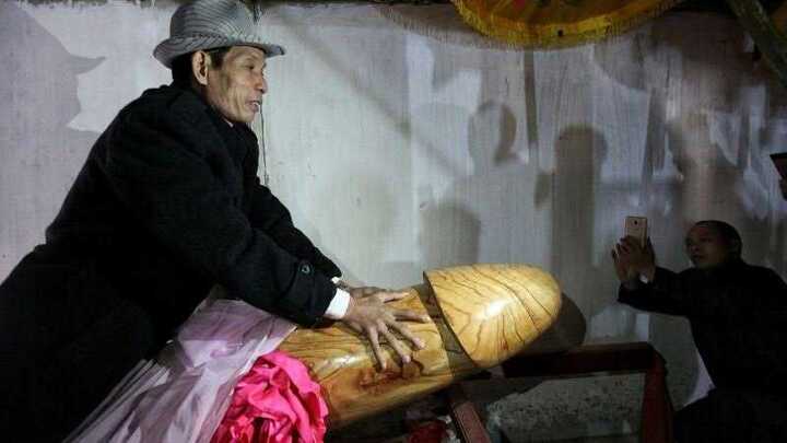 Giám đốc Sở Văn hóa thừa nhận, 'của quý' trong lễ hội ở Lạng Sơn 'tả thực' quá