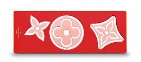 Cận cảnh thước kẻ sang chảnh bọc da của LV giá 3,8 triệu đồng