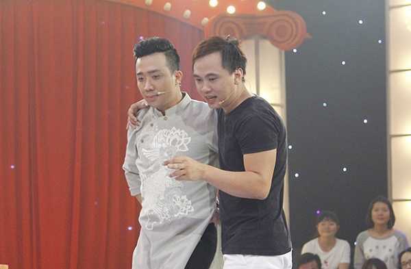 Bị tài xế riêng ‘hãm hại’, Trấn Thành ‘hăm dọa’ cắt lương