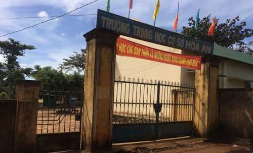 Một huyện thừa hơn 500 giáo viên, cán bộ quản lý