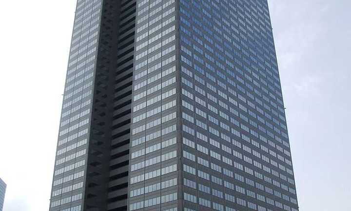 Toshiba: Từ 'người khổng lồ' tới bước đường cùng phải 'bán mình'