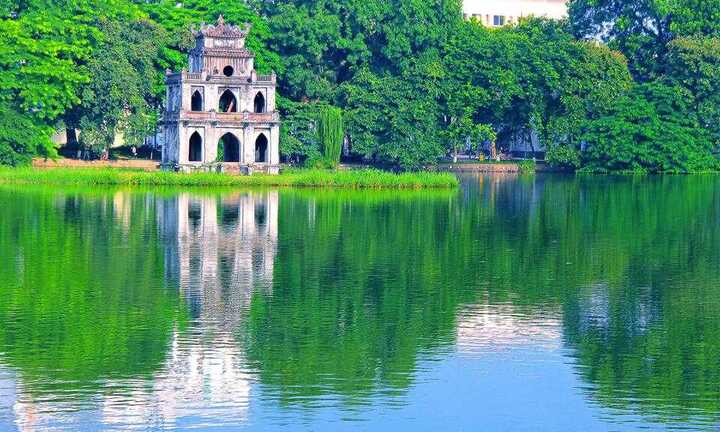 Bí mật về màu xanh lục của Hồ Gươm