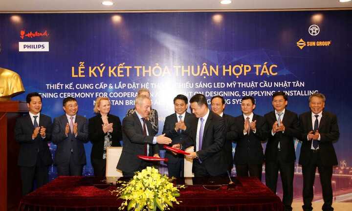 Sun Group tài trợ hệ thống chiếu sáng cầu Nhật Tân