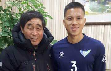 Trò cưng nhà bầu Đức được thầy Park Ji Sung đón ở Hàn Quốc