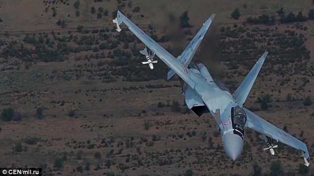 Video: Uy lực 'thần sấm' Su-35, siêu tiêm kích hiện đại nhất của Nga