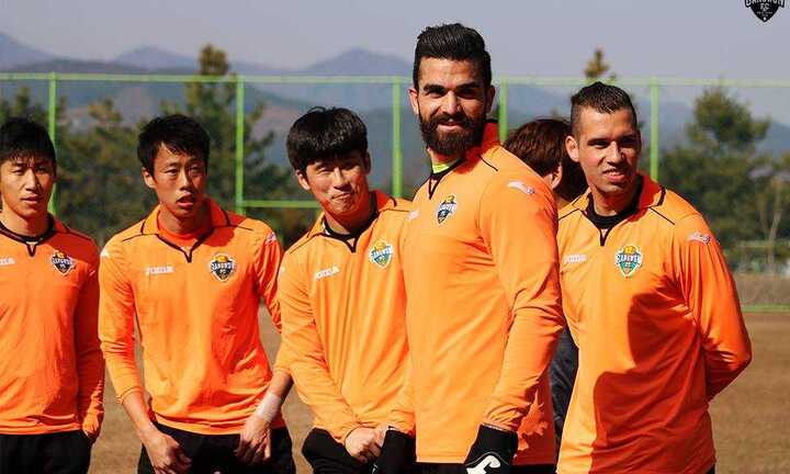 Xuân Trường đá chính, Gangwon vùi dập đối thủ