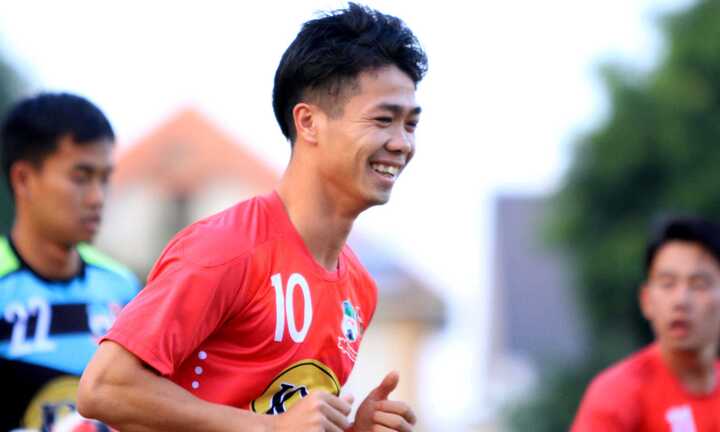 Công Phượng bất ngờ nhận lời khen từ đối thủ